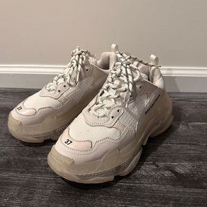❌SOLD❌Balenciaga Triple S Sneakers size 37
